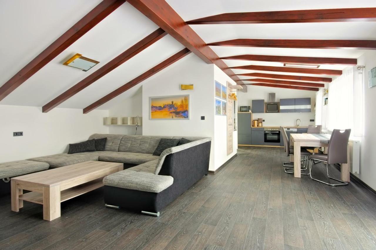 Ferienwohnung Lausitzer Seenland Tom Grossraeschen Esterno foto