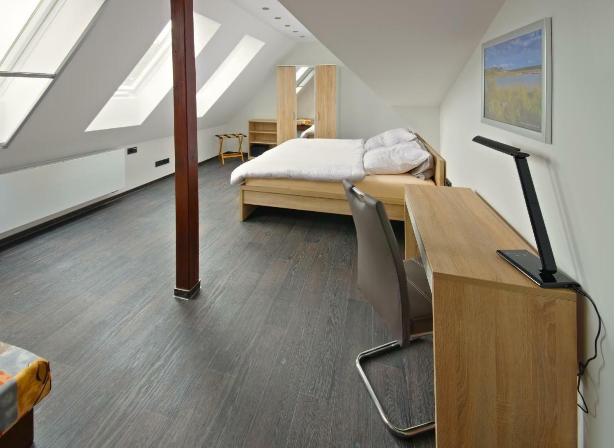 Ferienwohnung Lausitzer Seenland Tom Grossraeschen Esterno foto